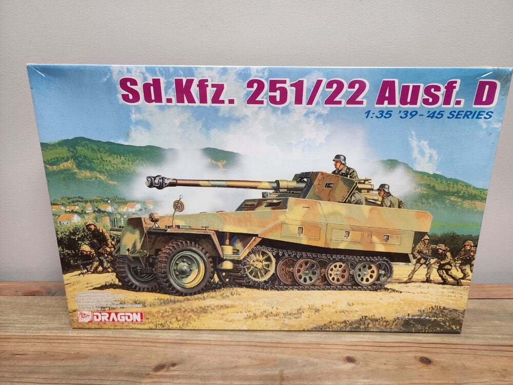 Dragon Models 1/35 6248 Sd Kfz 251/22 Ausf D 39-45 Series
